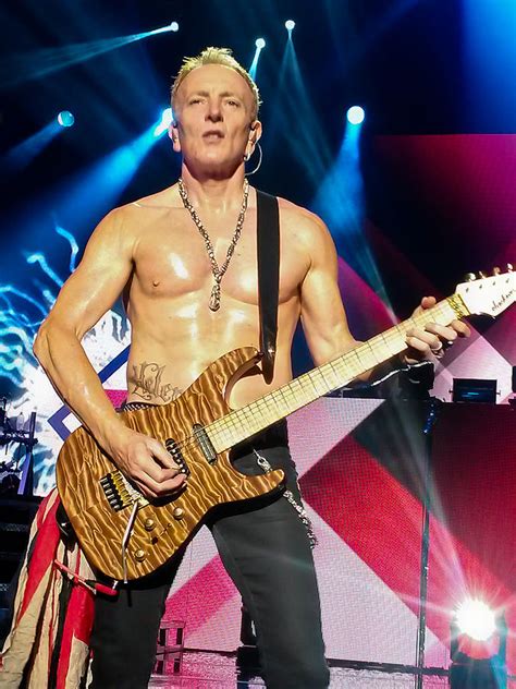 phil collen def leppard.